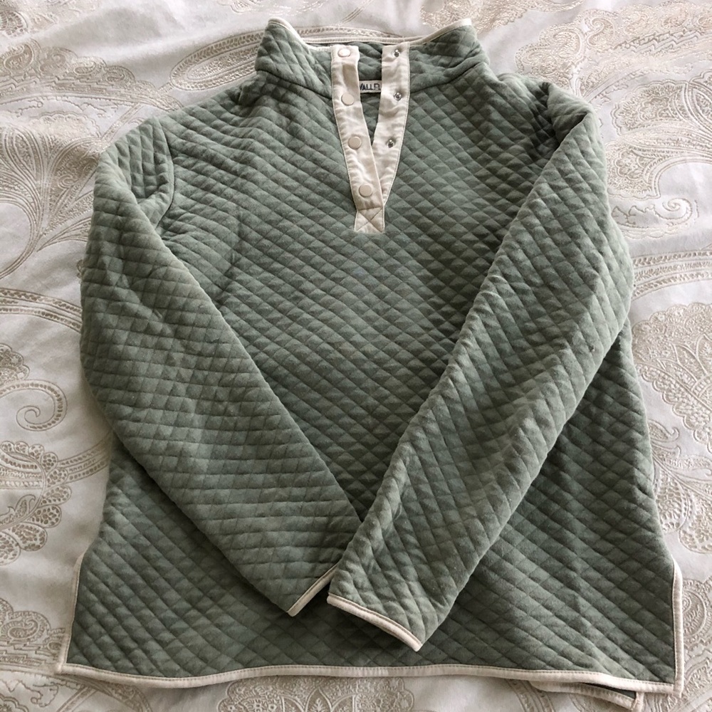 Light Green Women’s Pullover🤍